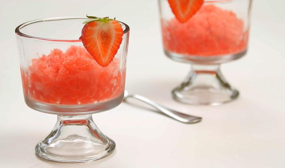 草莓柠檬汁意大利冰